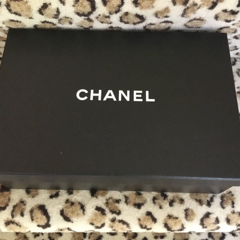 Chanel size 40 black suede